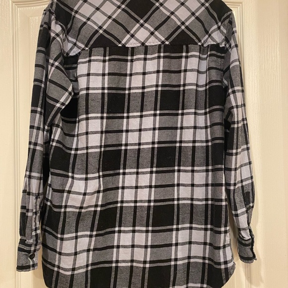 Women’s RSQ Long Sleeve Button Up Shirt Black/Bluish-Gray Size Medium Like New - Picture 5 of 11